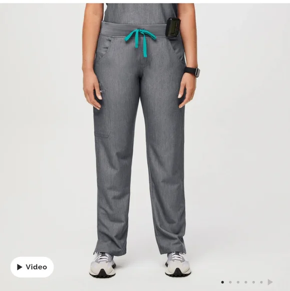 FIGS Kade Cargo Scrub Pant - Picture 2 of 3